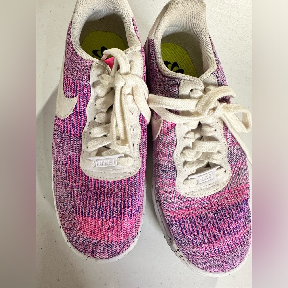 Nike worn x2 size 6 GUC